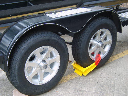 Deluxe Universal Wheel Chock Lock closed 6” Open 11.25” Reach 10.5” Calgary 4